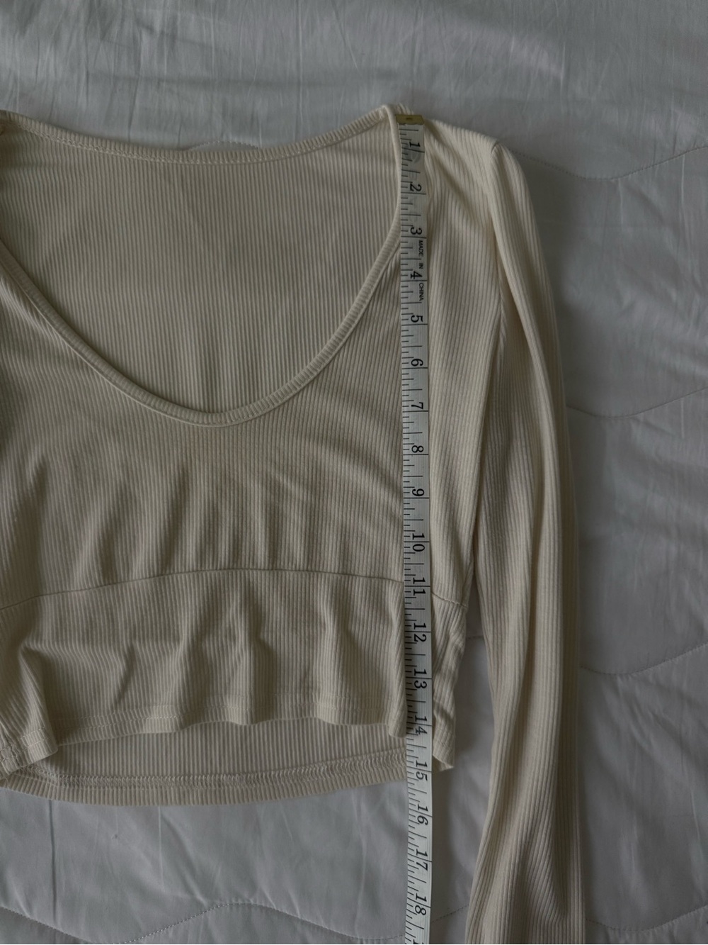 Cropped Long Sleeve - Picture 3 of 4